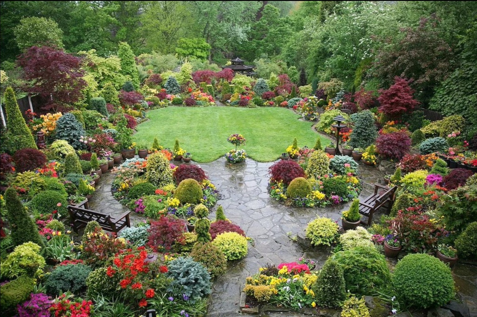  Landscaped Gardens