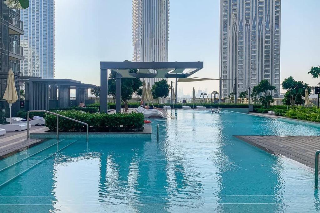 Lounge Pool