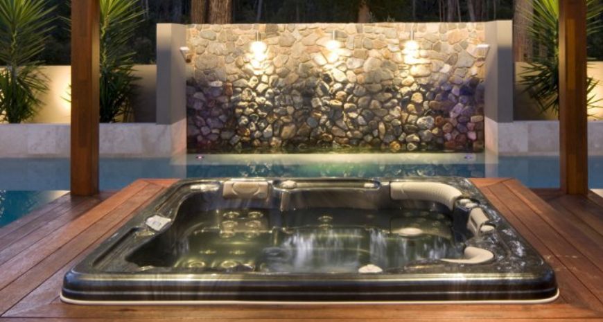 Private Pool with Jacuzzi