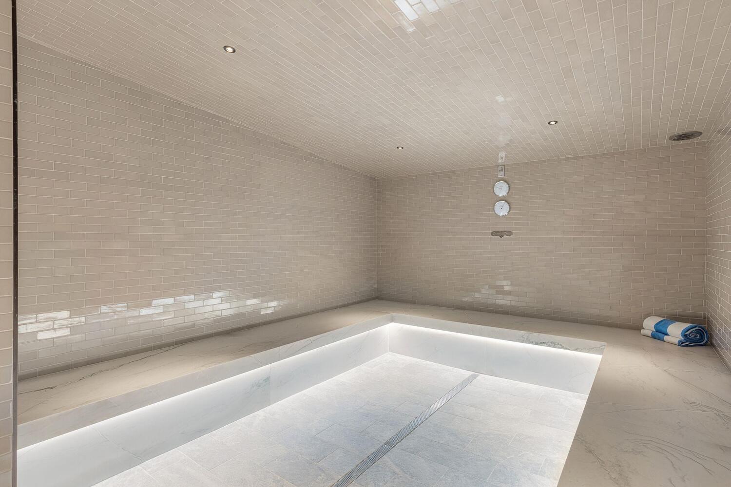 Ice Baths & Cryochambers