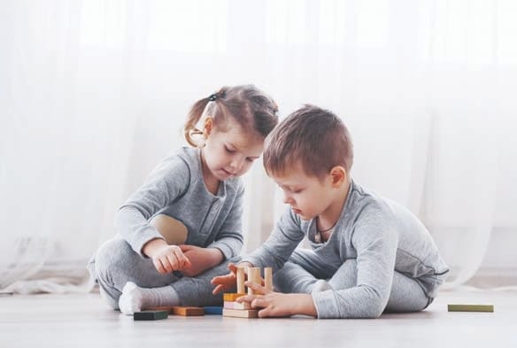 INDOOR & OUTDOOR KIDS PLAY AREA